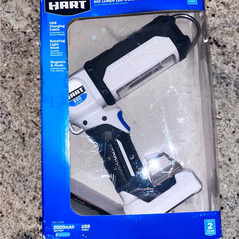 600 Lumen LED Work Light - Black and White